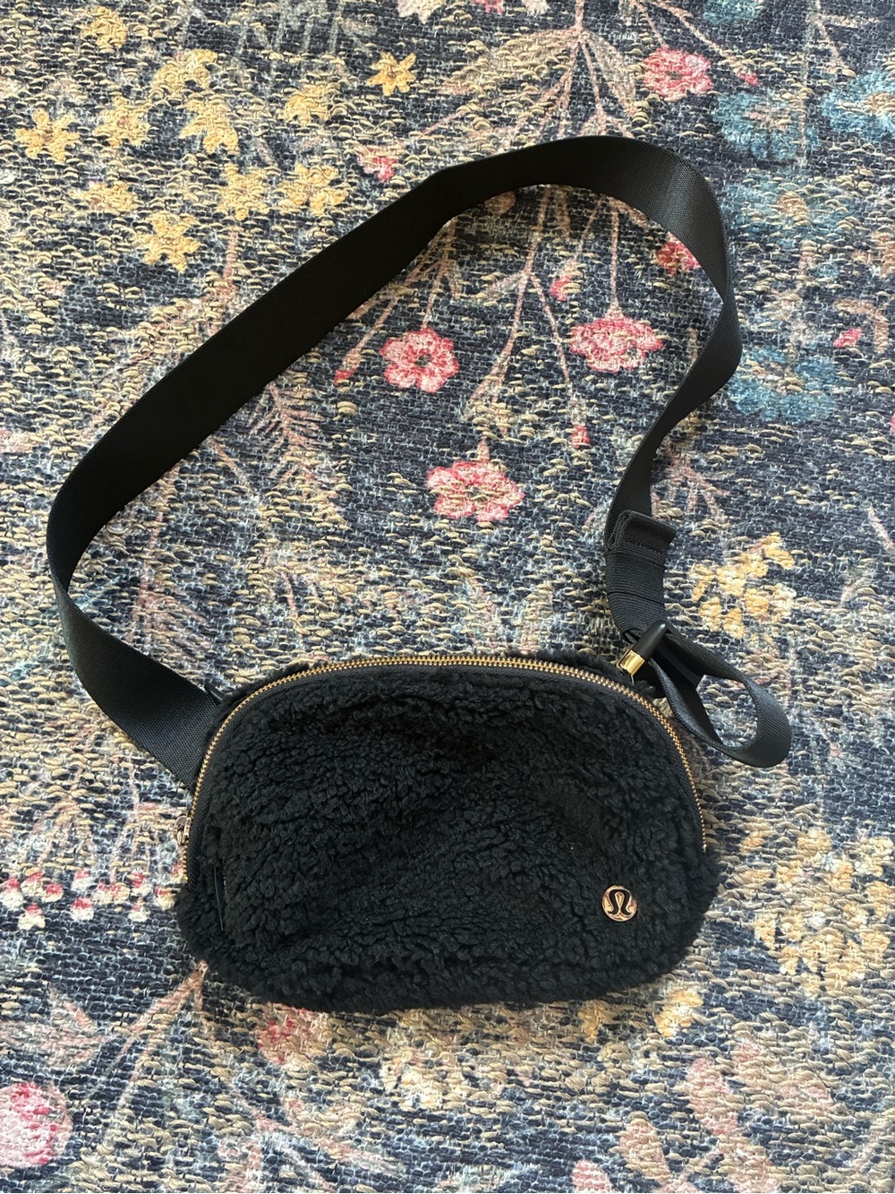 lululemon athletica Black Sherpa Belt Bag